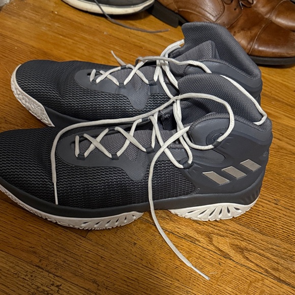 Adidas Men's Dark Gray Athletic Shoes - Picture 4 of 6